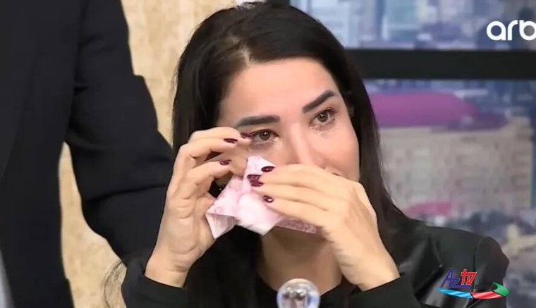 Yaşar Nurinin qızı vəfat edən bacısından danışıb ağladı