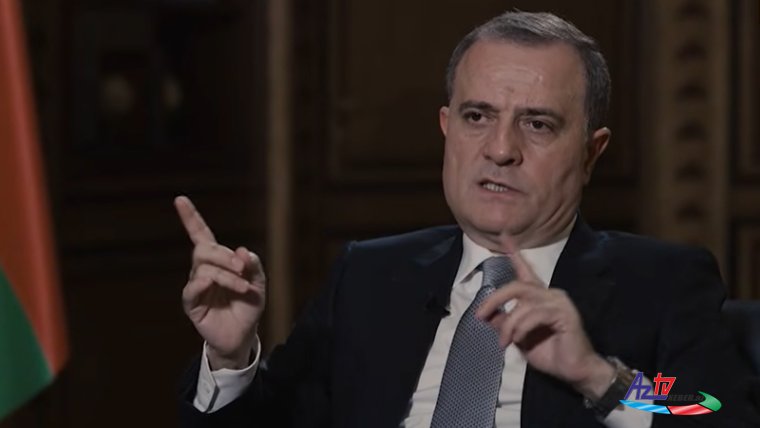 "Gülməli çıxırdı, titulunun yanında hər zaman elə qeyd edirdilər" - Ceyhun Bayramov