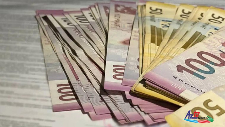 Kəramət Böyükçölə 4500 manat, atasına 1050 manat... - Nazirlik yazıçılara pul ayırdı